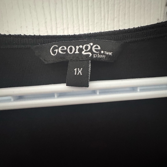 Elegant Black Women's Top - Picture 3 of 6